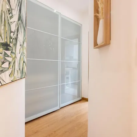 Serene 2Bdr Apartment With Patio *