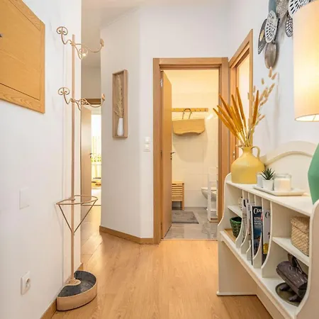 Serene 2Bdr Apartment With Patio * Lisbona