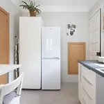 Serene 2bdr W/ Patio By Lovelystay 아파트 *