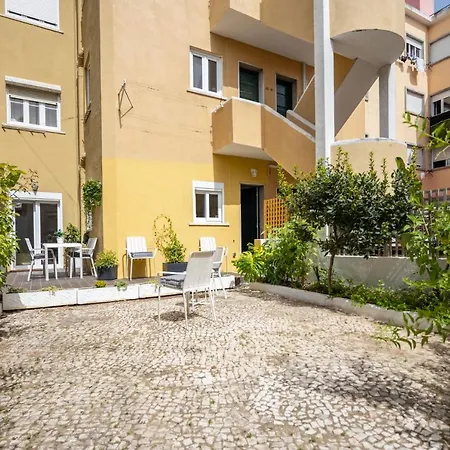 Serene 2bdr W/ Patio By Lovelystay Lisboa