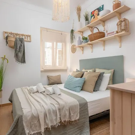 Serene 2bdr W/ Patio By Lovelystay * Lisboa